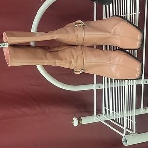 Size 11 boots great for winter